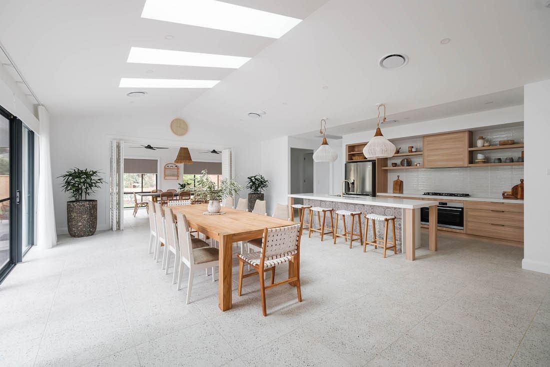 Open plan dining and kitchen