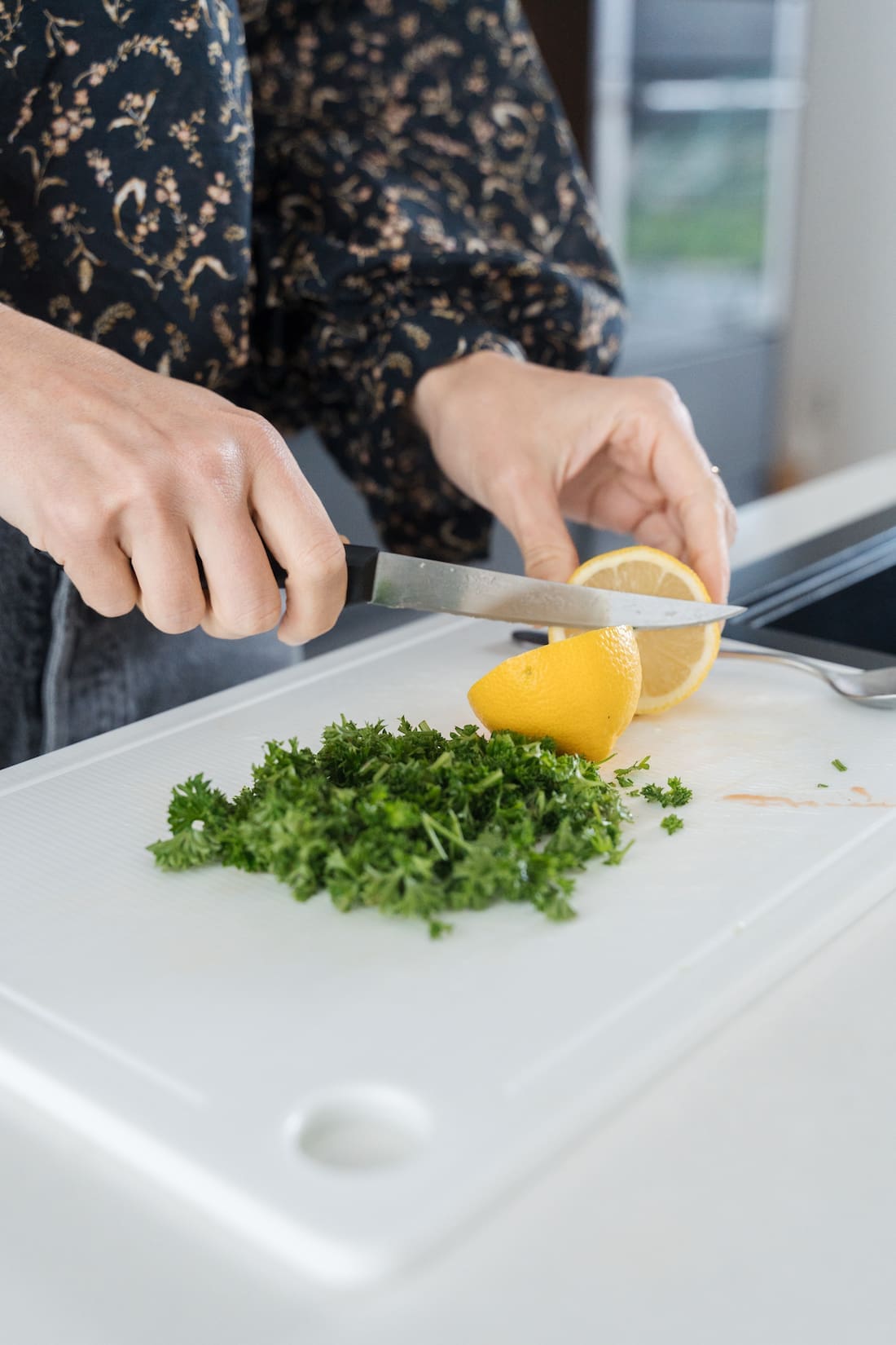 Garnish with parsley and a squeeze of lemon