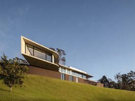 Cantilever design of Cliffhanger House