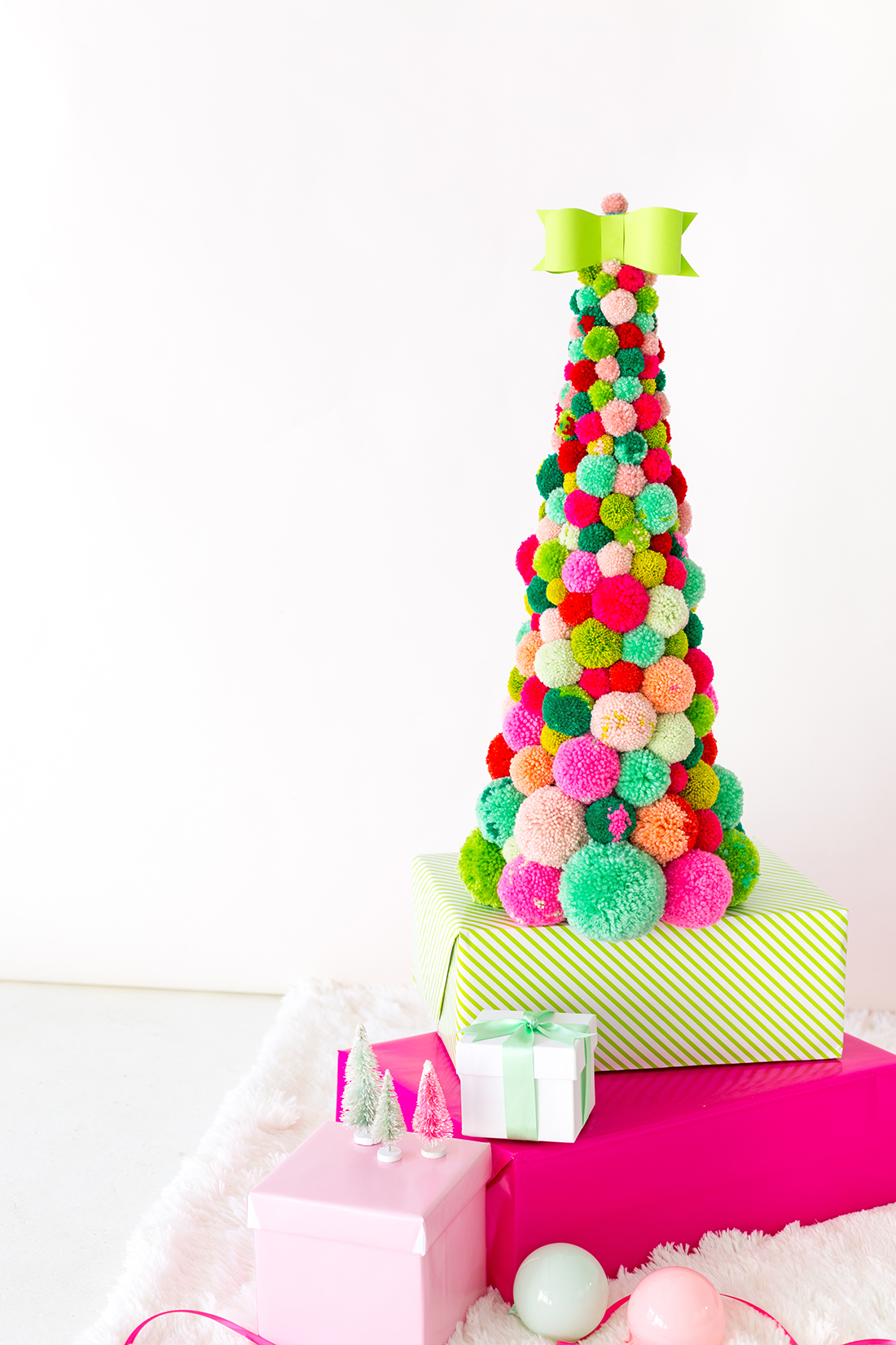 Pom pom Christmas tree