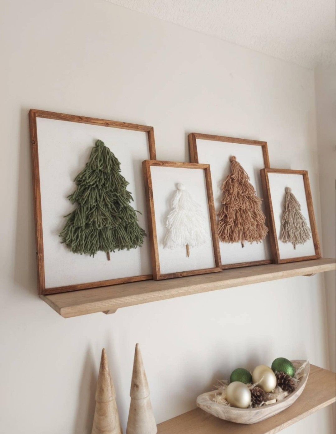 Woollen tassel Christmas tree