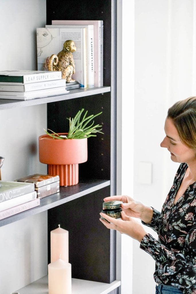 How to mix vintage decor into a modern home | Style Curator - Using Nostalgic Items In Modern Decor
