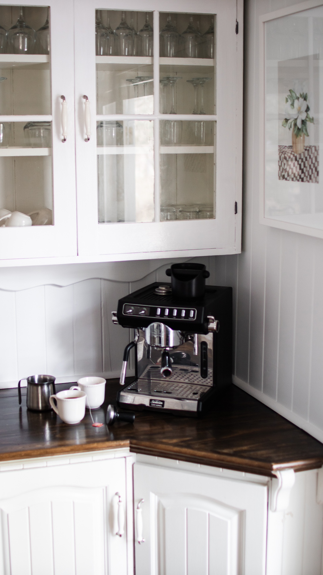 Summerholm House kitchen nook with coffee machine
