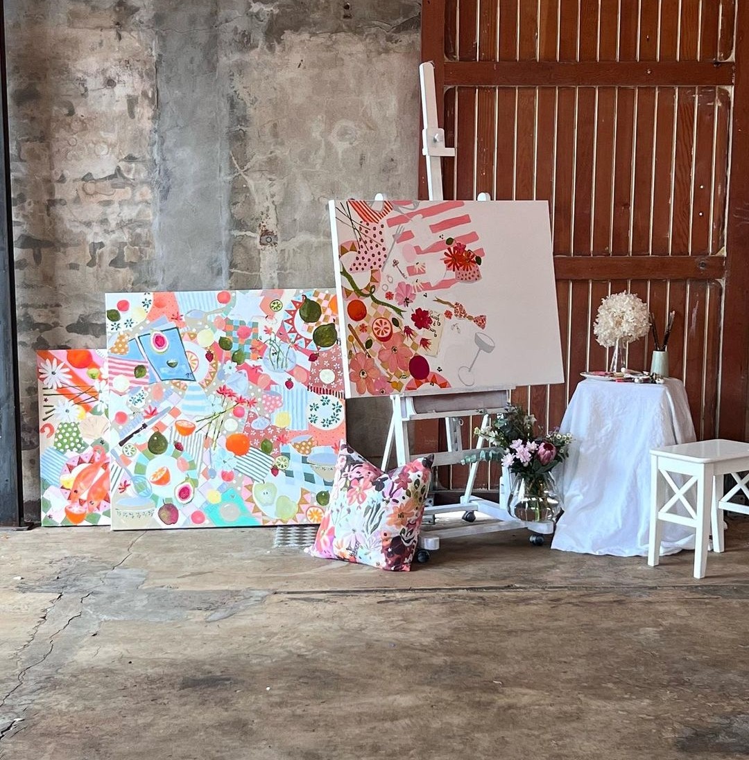 Alexandra Strong set up to paint live at a wedding
