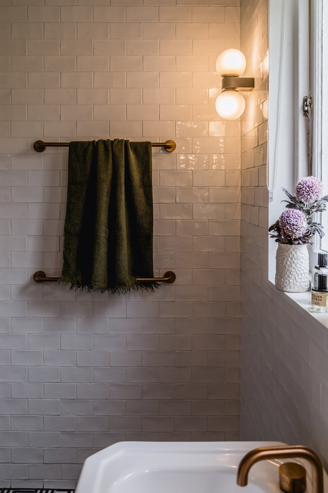 White textured tiles in bathroom at Wattle Valley Road by Picchio Interiors