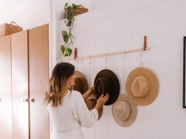 Dowel hat hanger