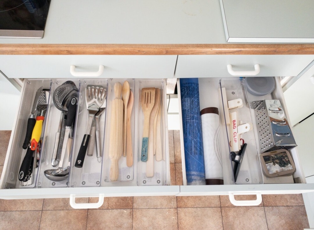 Organised utensil drawer