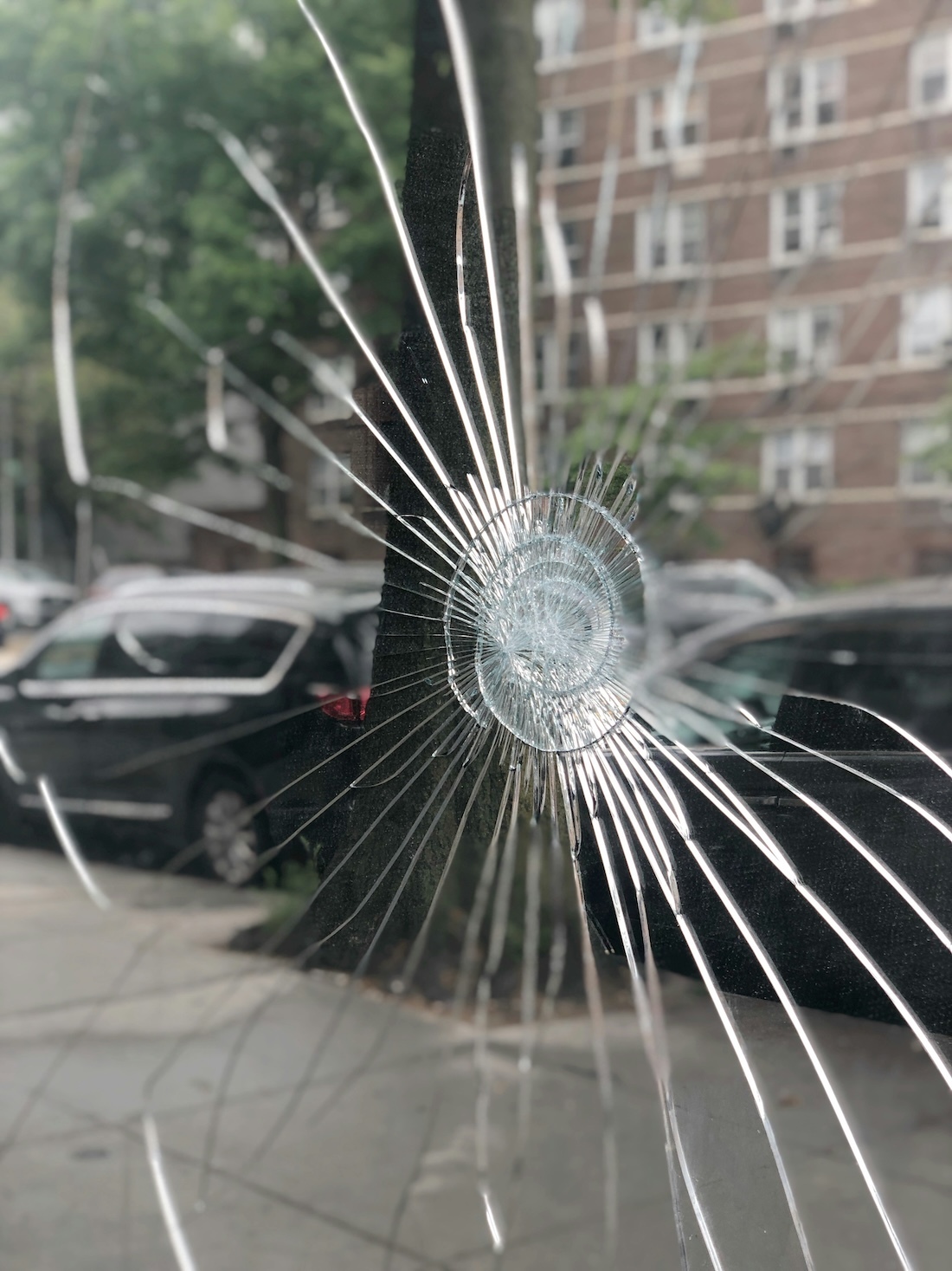 Cracked glass and how to repair