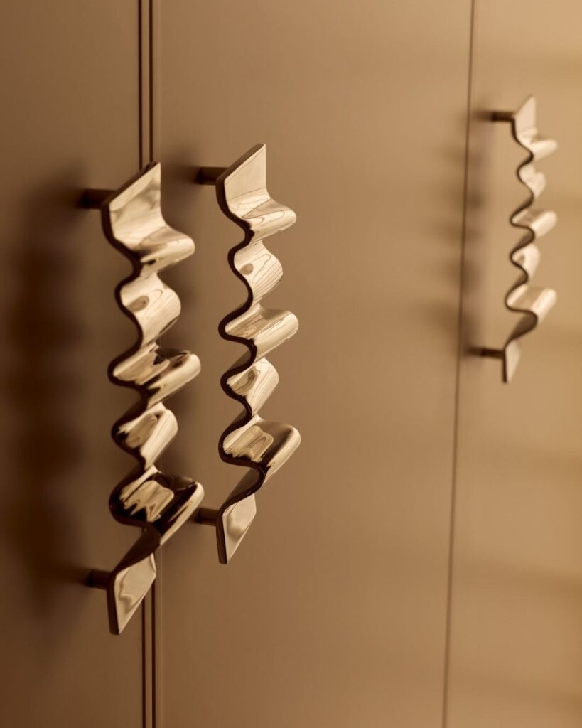 Lucia pull handles