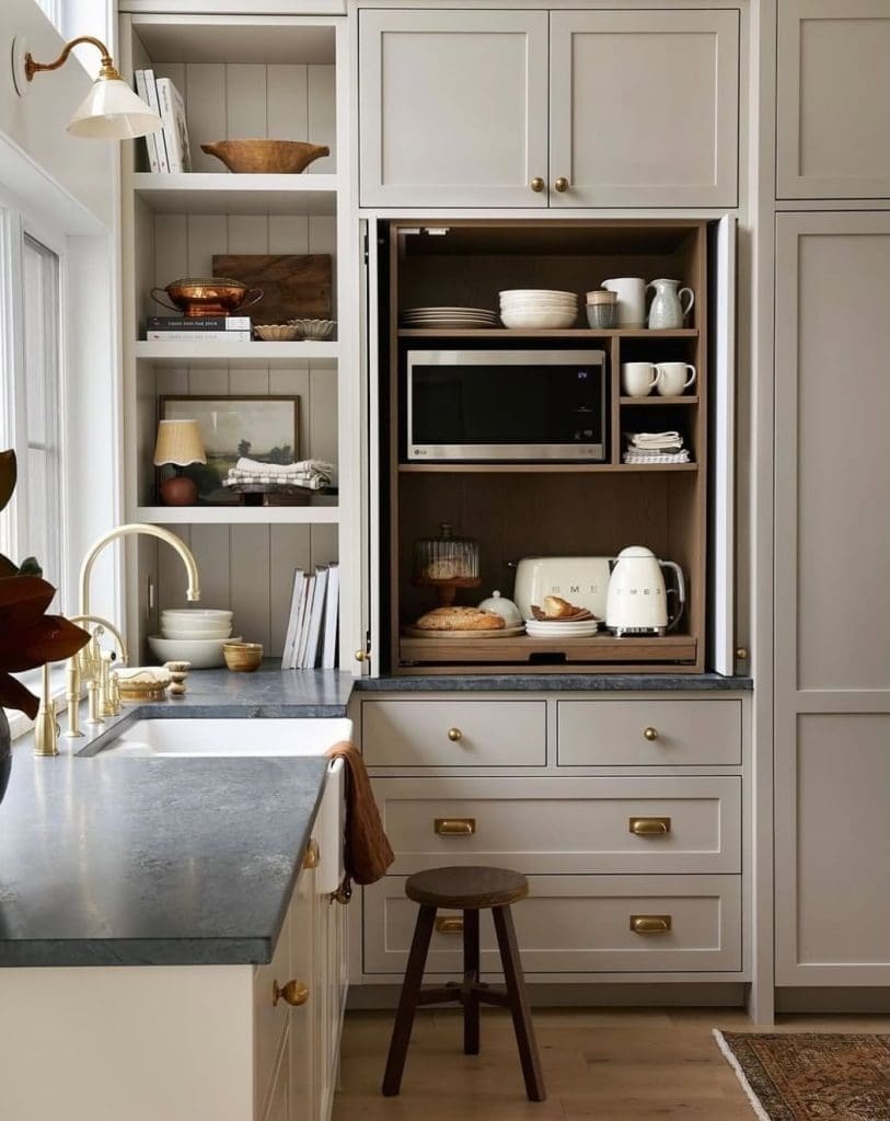 Dedicated breakfast cupboard for small appliances