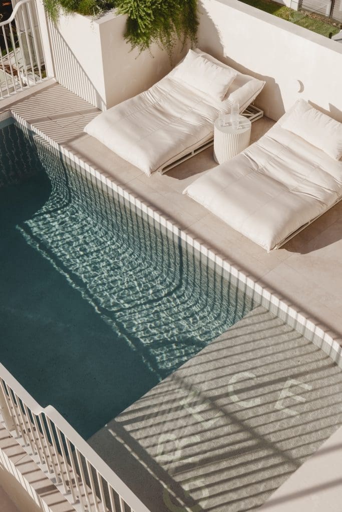 Pool at Gréce