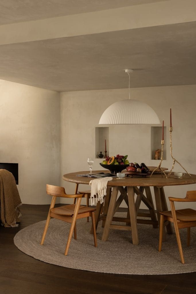 Curved walls in dining room of Coastal Alchemy by The Stylesmiths