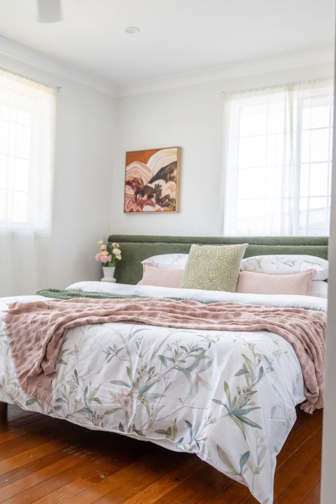 Pink and green nature look bedroom