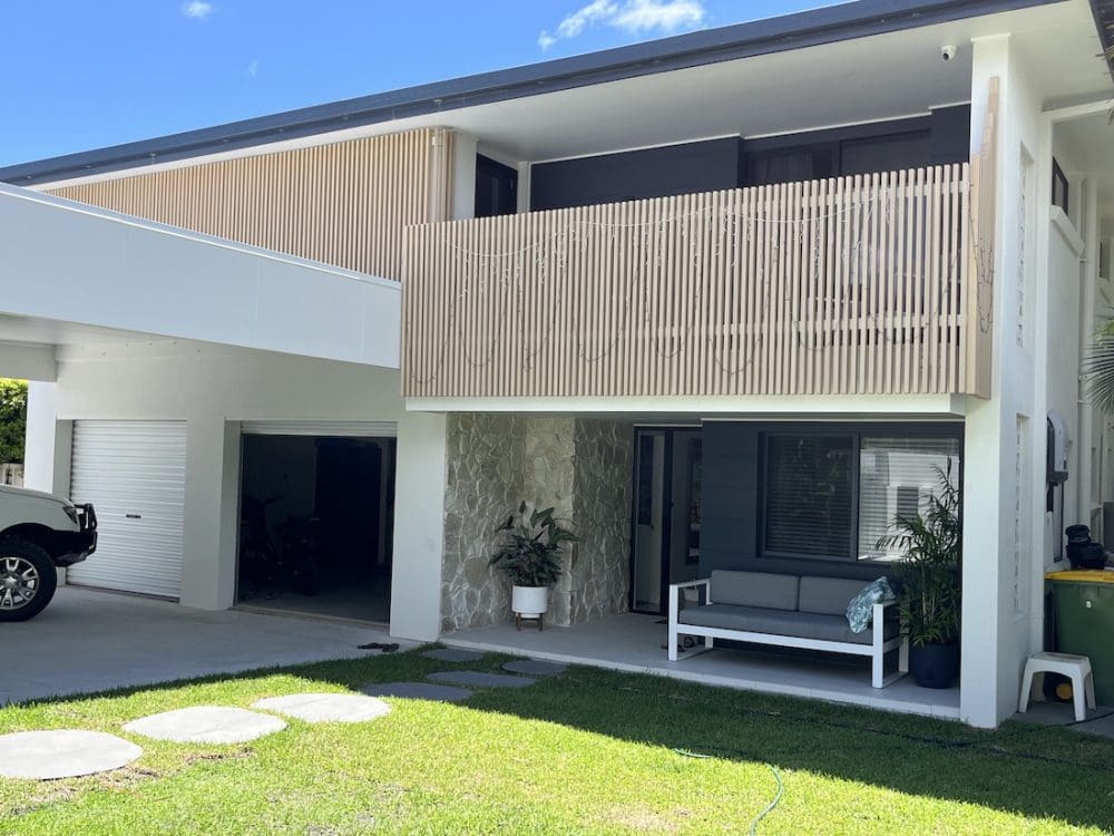 DIY stone wall makeover by Bec Riley from Rileygoodadventures - the end result