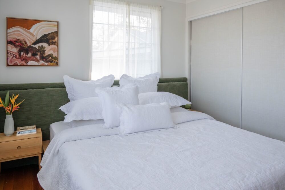 Thoughtful layering in solid colour bedding