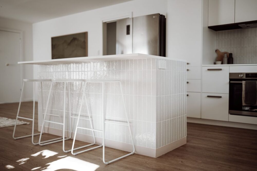 Side view of tiled kitchen island