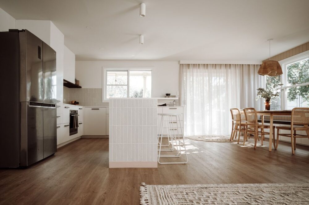 Open plan kitchen and dining space layout