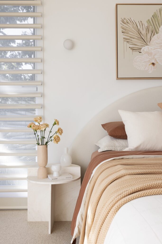 Bedroom with arched bedhead