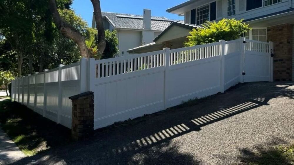 Sloped_driveway_fence